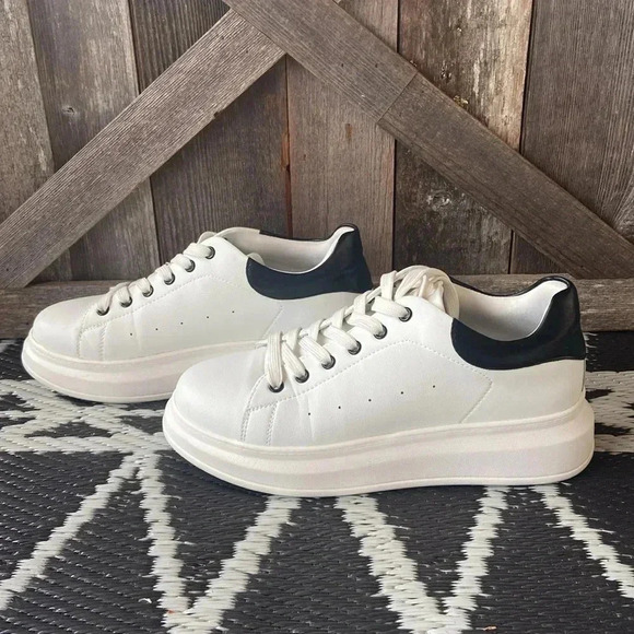 Steve Madden  | Zolla Platform Sneaker - Picture 7 of 13